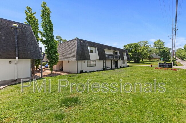Building Photo - 800 Anderson Ln