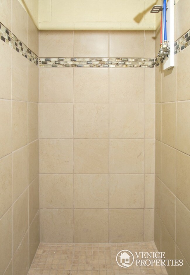 Building Photo - 3 Bedroom on OSU Campus