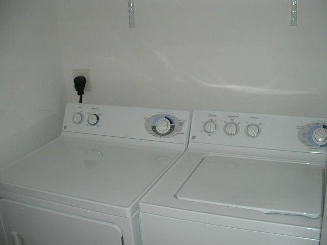 Building Photo - 2904 Hidden Hills Rd