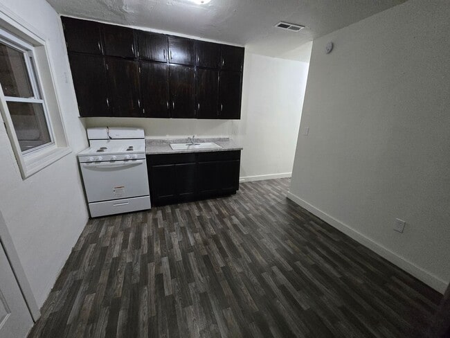 Building Photo - 1501 McDonald St