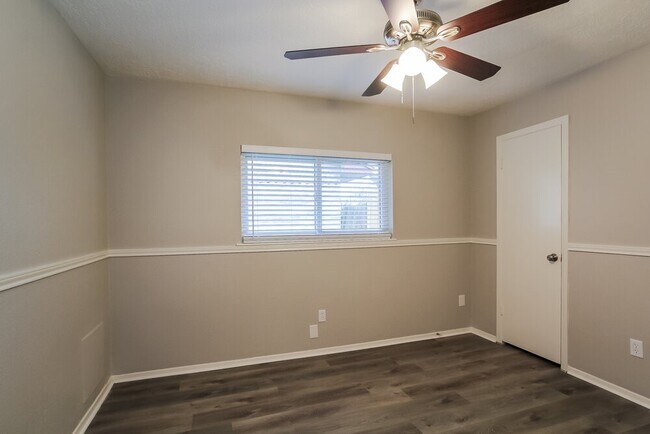 Building Photo - 2138 Pilgrims Point Dr