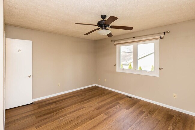 Building Photo - 5334 Tara Hill Dr