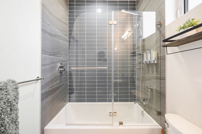 Building Photo - 3900 Leary Wy NW