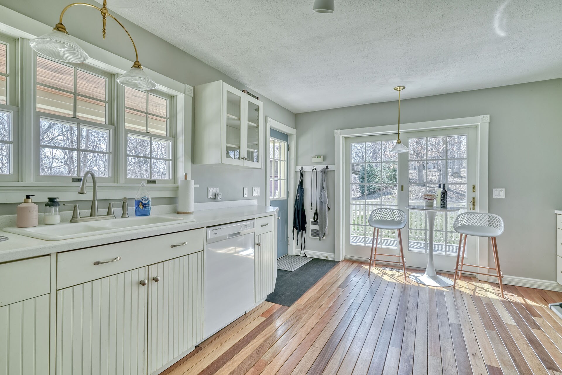 Building Photo - 5265 Old West Lake Rd