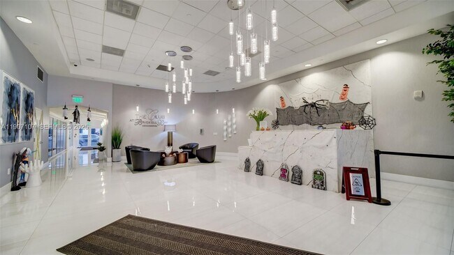 Building Photo - 1200 Brickell Bay Dr