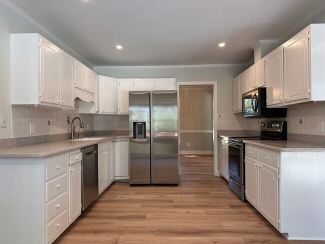 Building Photo - Home on High Tide