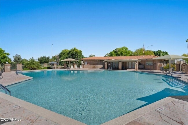 Building Photo - 7803 E Vernon Ave