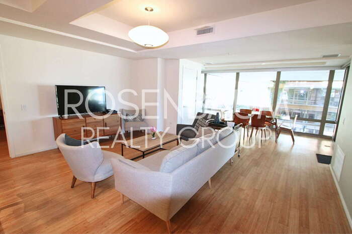 Building Photo - 7137 E Rancho Vista Dr