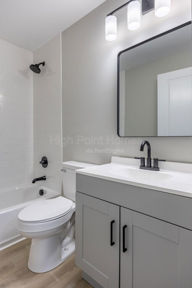 Building Photo - 1201 E 32nd St