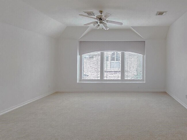 Building Photo - 6010 Serrano Terrace Ln