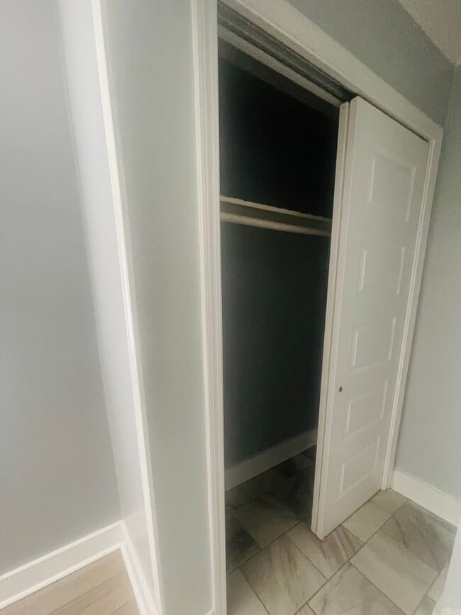 Building Photo - 3 Bedroom/2 Bathroom - Move-In Ready!!