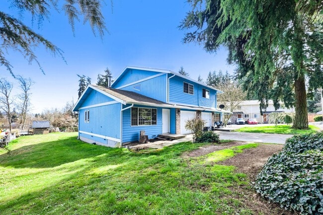 Building Photo - 14115 Admiralty Way