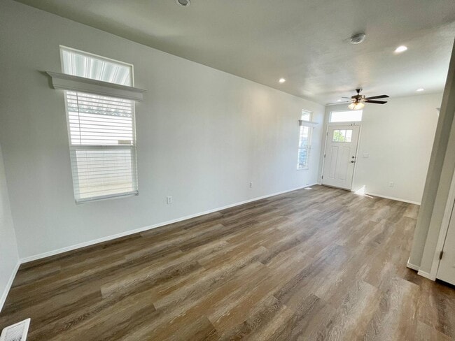 Building Photo - 14352 Beach Blvd