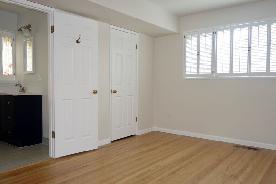 Building Photo - 609 Maureen Ln