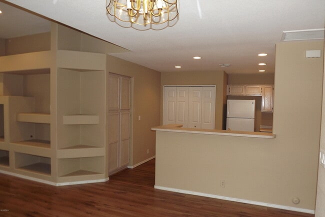 Building Photo - 13826 N Cambria Dr