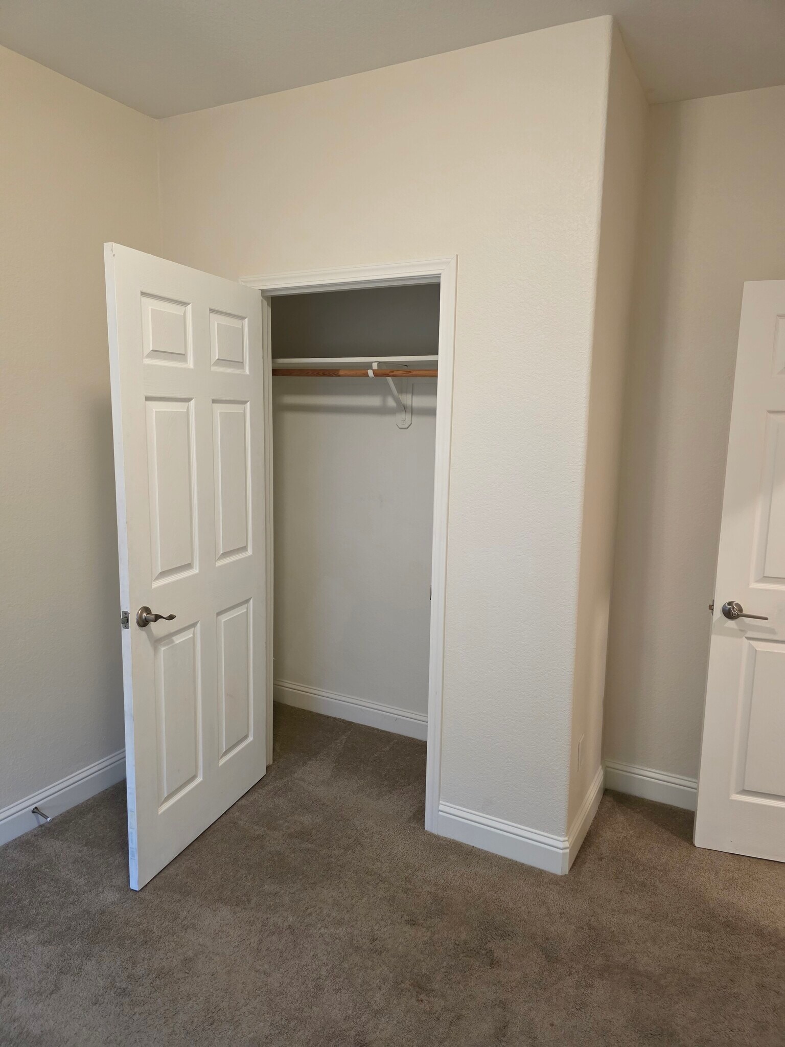 Room 1 wardrobe - 6193 E Homan Ave