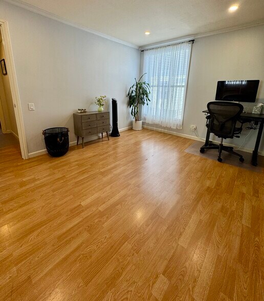 Building Photo - 31555 Lindero Canyon Rd