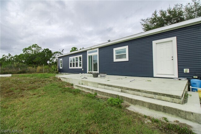 Building Photo - 4660 43rd Ave NE