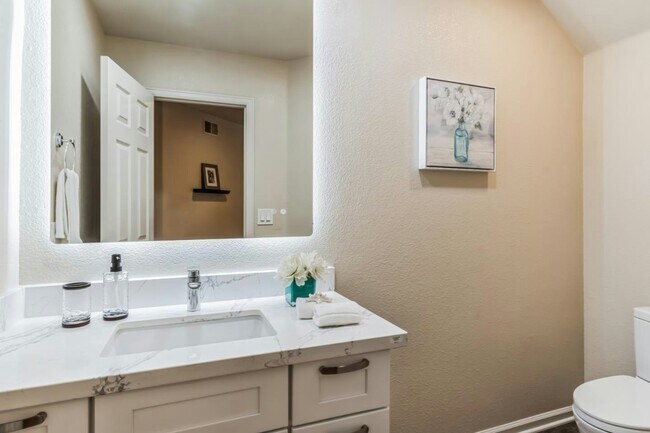 Building Photo - 548 Mill River Ln