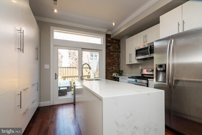 Building Photo - 2030 Flagler Pl NW