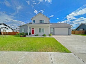 Building Photo - Beautiful Single Family Detached Home with...