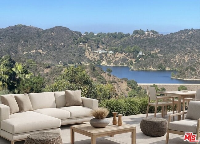 Primary Photo - 1743 Stone Canyon Rd