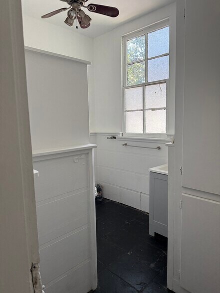 Building Photo - 934 Lowerline St