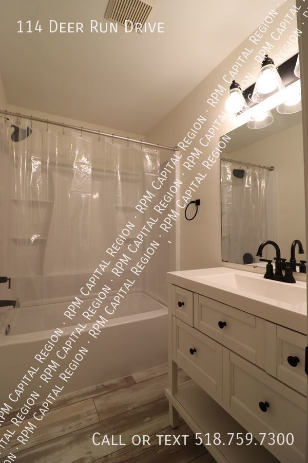Building Photo - Nicely updated 3 bedroom in the Deer Run n...