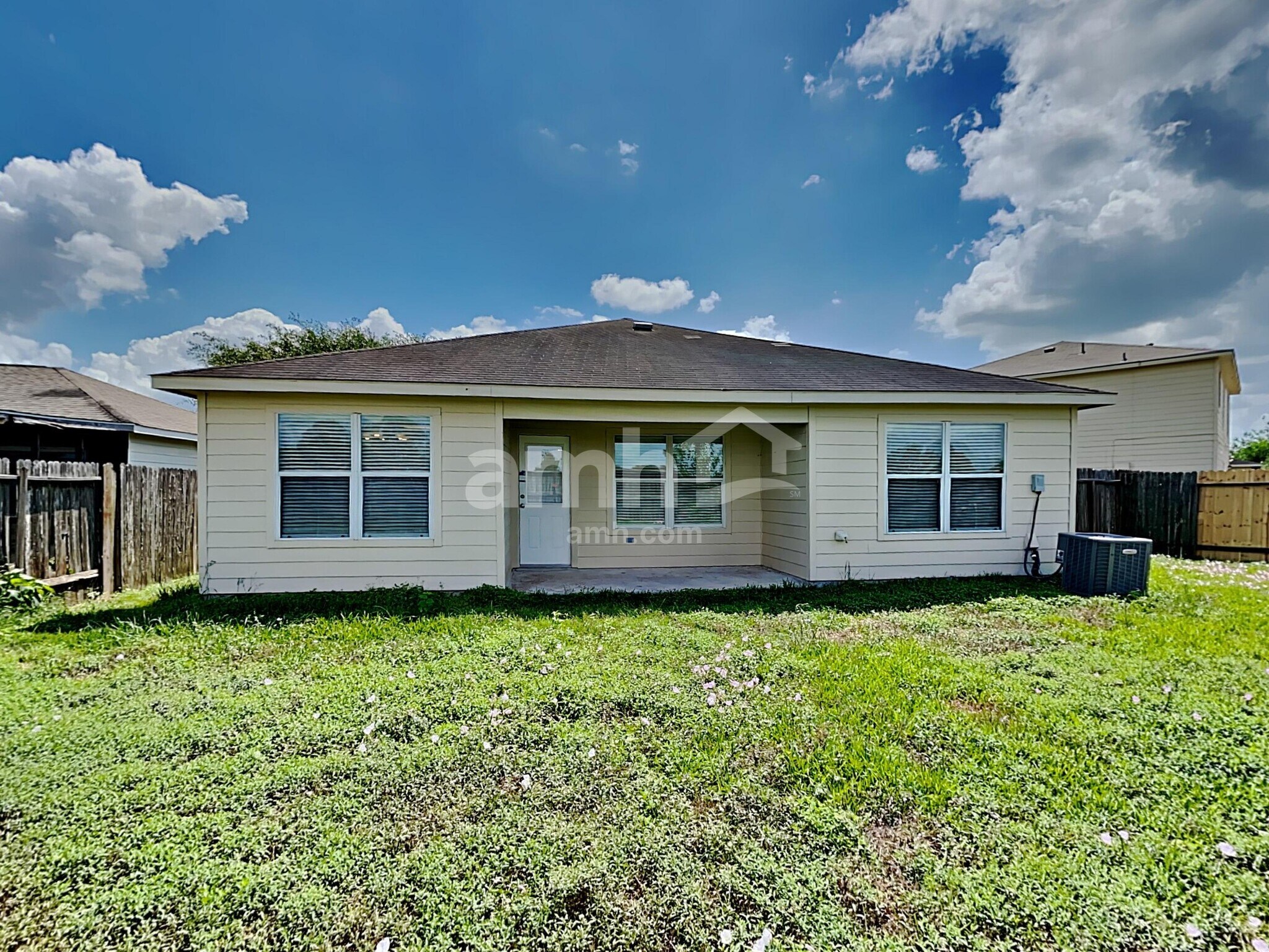 Building Photo - 3926 Cloudbluff Ln