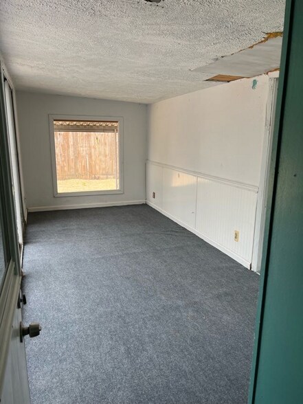 Building Photo - 1643 Haslett Rd