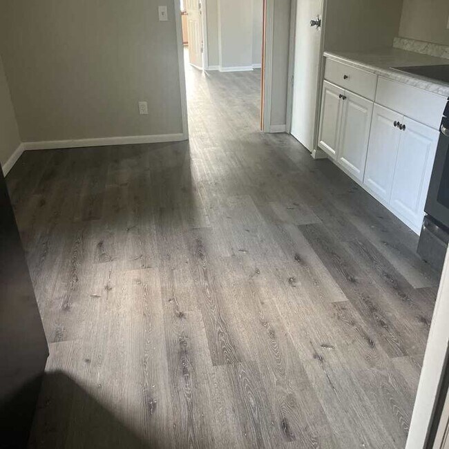 Building Photo - 3233 W 50th St