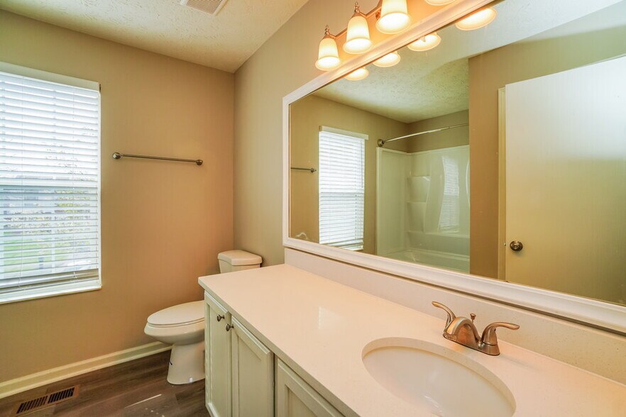 Building Photo - 3158 Kings Realm Ave