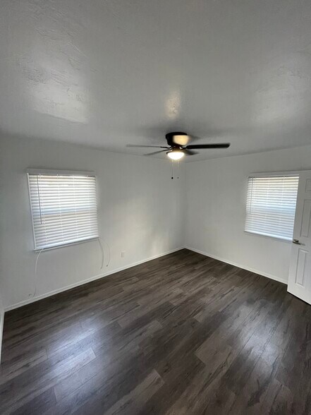 Building Photo - 313 S 22nd Ave