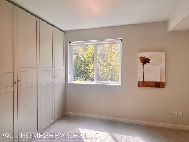 Building Photo - 2 br, 1.5 bath House - 521 NW 70th St