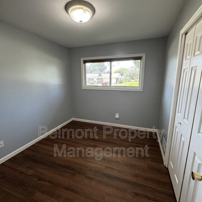 Building Photo - 23960 Willowbrook Dr
