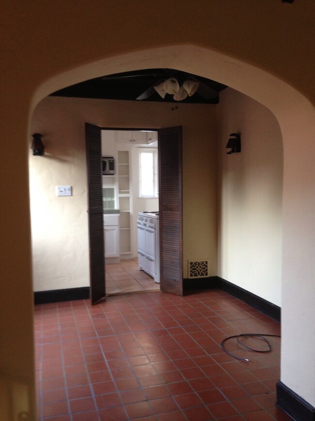 Looking into kitchen from dining area - 1902 Comstock Ave