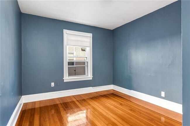 Building Photo - 266 Sayles Ave