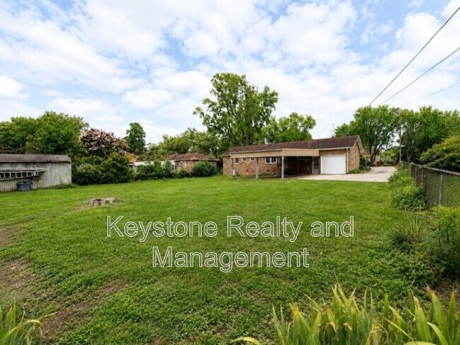 Building Photo - 2111 Fleming Rd