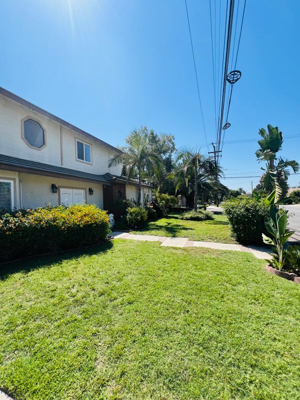 Building Photo - 1430 Lovell Ave