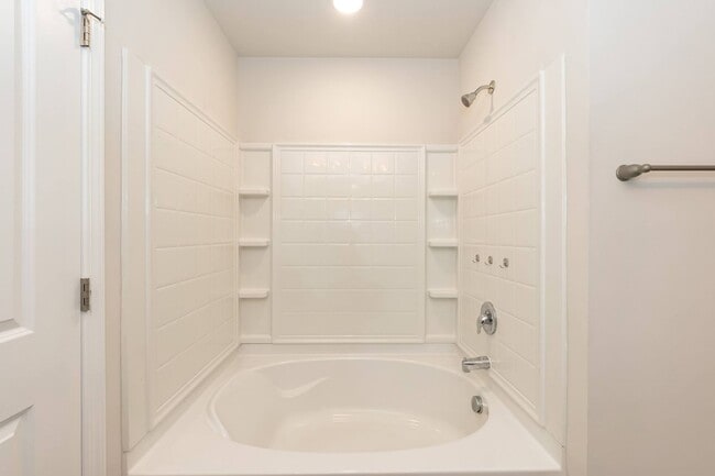Building Photo - Modern Four Bedroom Home