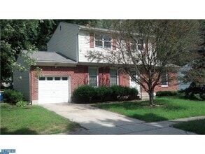 Building Photo - 4 Bedroom