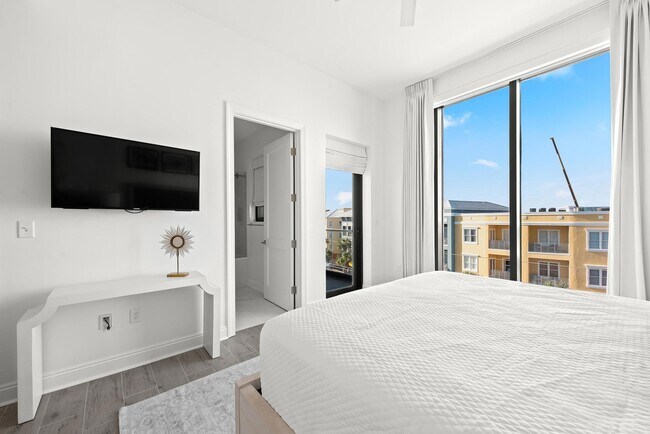 Building Photo - Costa Blanca Deluxe condominium