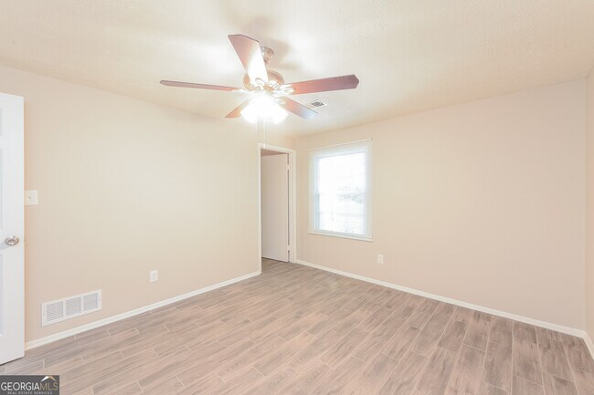 Building Photo - 5254 Long Green Ln