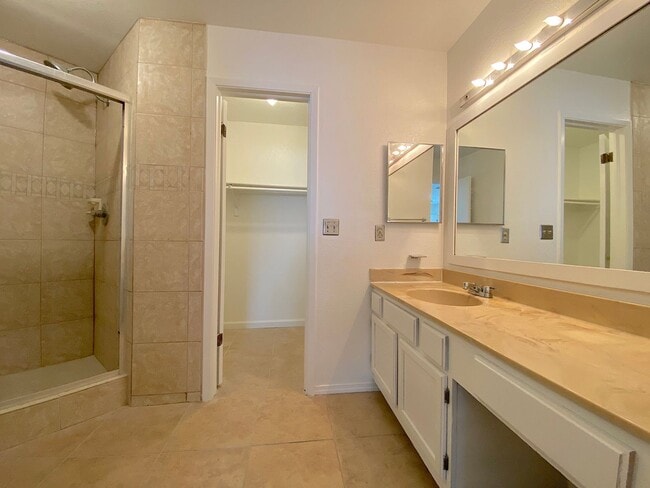 Building Photo - West El Paso 3 bed refrig A/C Home