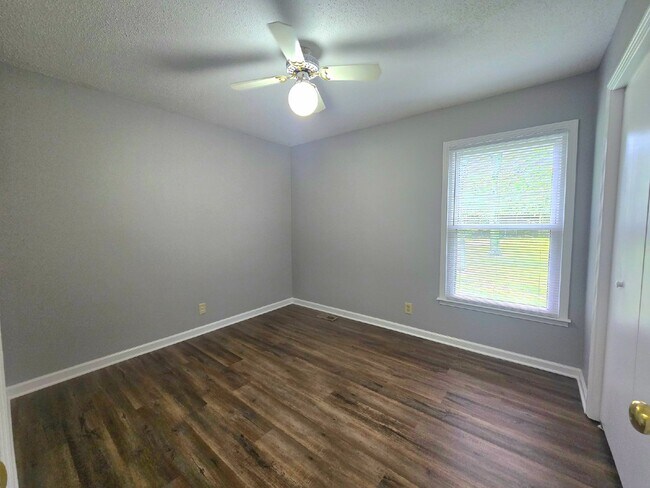 Building Photo - 204 Centennial Dr