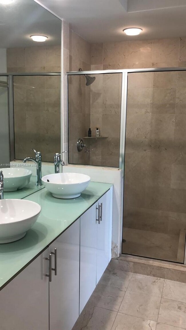 Building Photo - 315 NE 3rd Ave