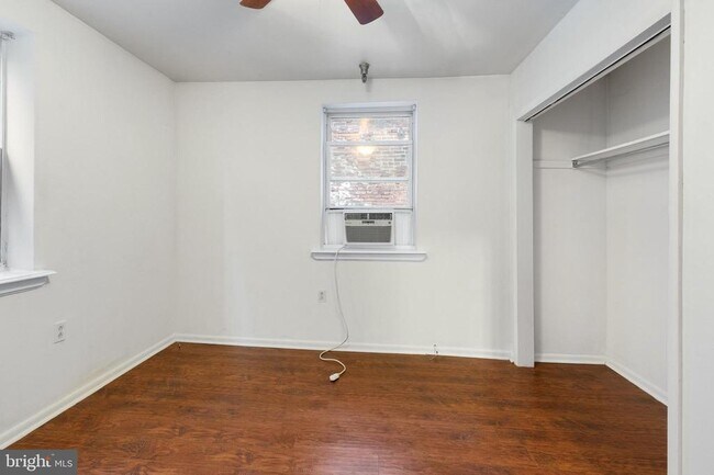 Building Photo - 240 W Girard Ave