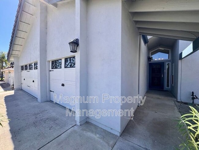 Building Photo - 25483 Blackthorne Dr