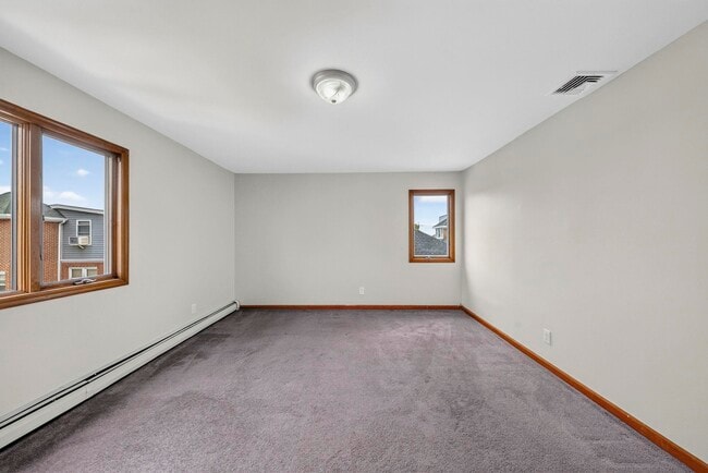Building Photo - 612 72nd St