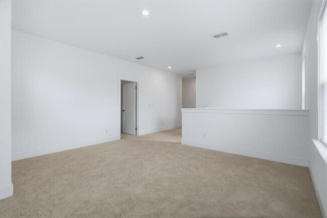 Building Photo - 4815 Wayt Farm Overlook